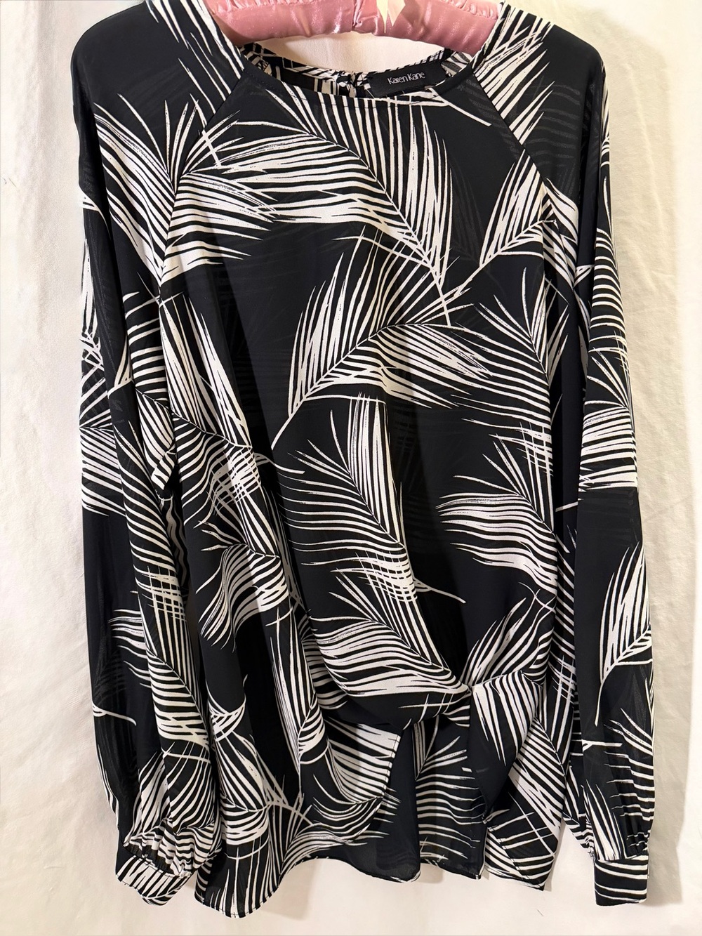 Karen Kane black and white energy fern blouse in a size Small